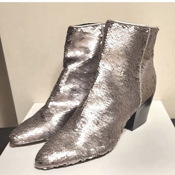 NWT Dolce Vita "Coltyn" Silver/Chrome Sequin Encrusted Ankle Boots Sz.7 Ret $150 - Picture 3 of 9